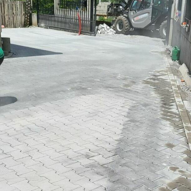 Изграждане на метална врата с автоматика, Строителни услуги, МЛАДЕНОВИ 2010 ЕООД